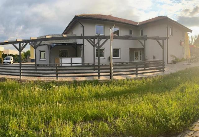 Apartamenty Zatorze เลชโน ภายนอก รูปภาพ